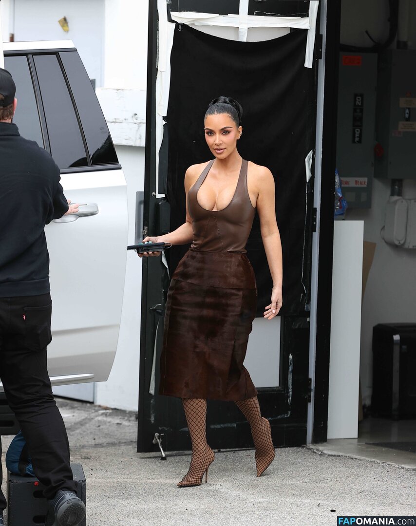 Kim Kardashian / kimkadarshian / kimkardashian Nude OnlyFans  Leaked Photo #152