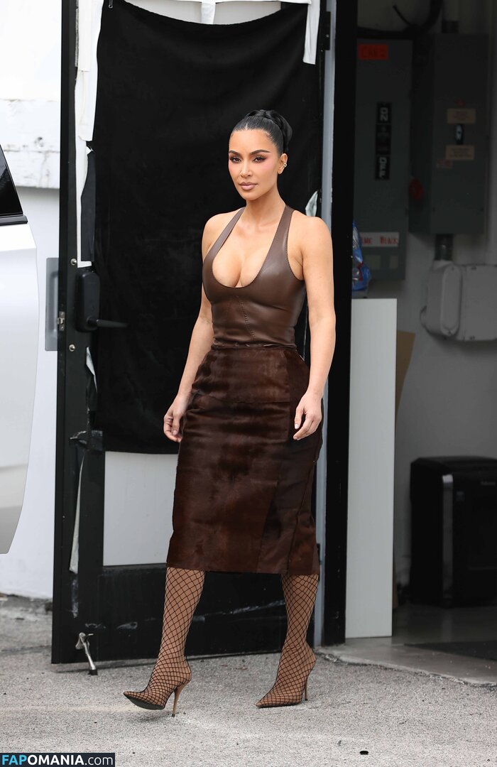 Kim Kardashian / kimkadarshian / kimkardashian Nude OnlyFans  Leaked Photo #153