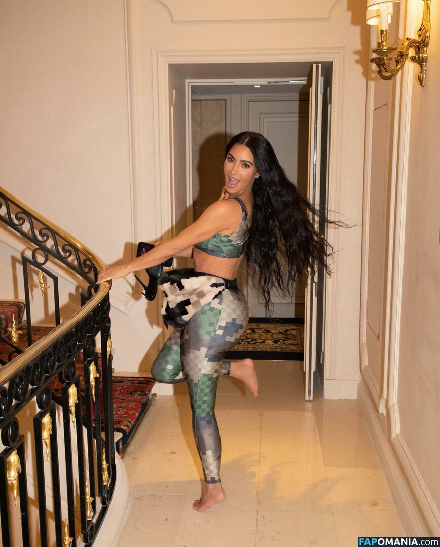 Kim Kardashian Nude Leaked Photo #48