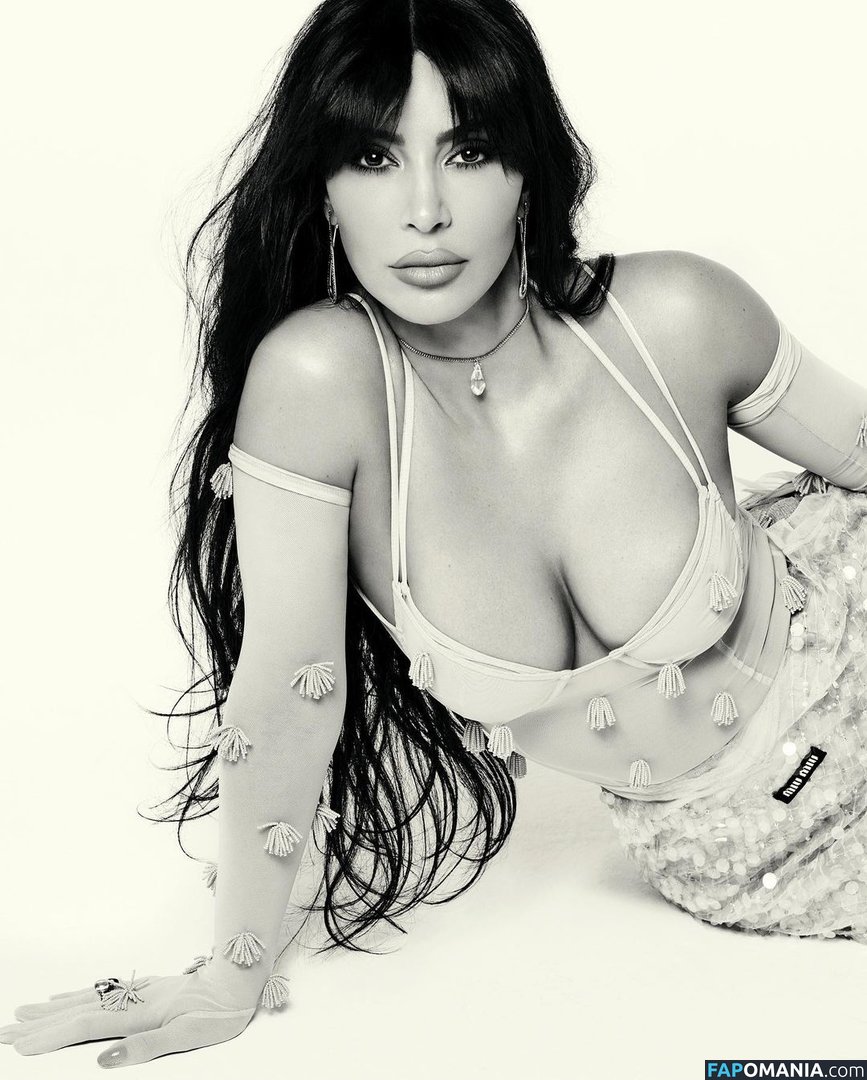 Kim Kardashian Nude Leaked Photo #53