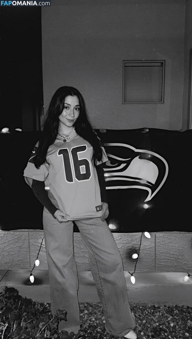 ayowhoischapis / kimbermelendrez Nude OnlyFans  Leaked Photo #9