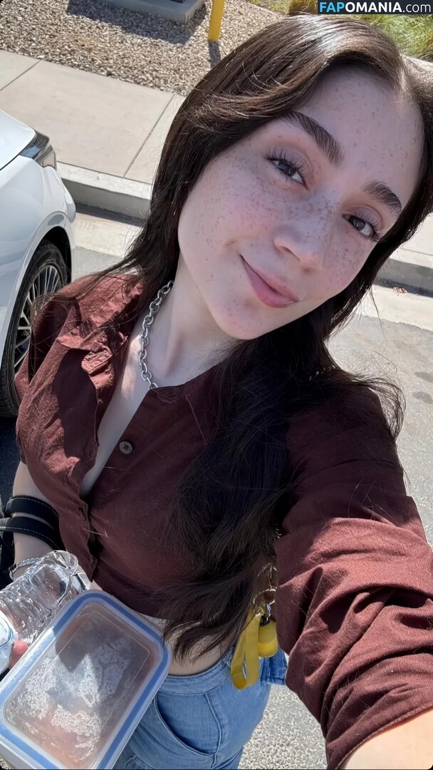 ayowhoischapis / kimbermelendrez Nude OnlyFans  Leaked Photo #10