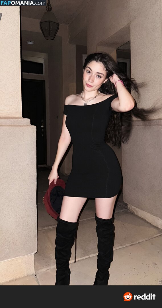 ayowhoischapis / kimbermelendrez Nude OnlyFans  Leaked Photo #11