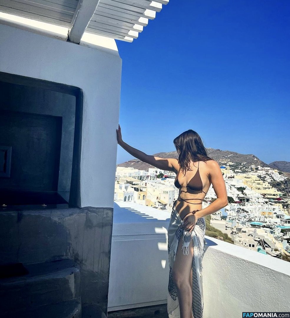 Kira Kosarin / kirakosarin Nude OnlyFans  Leaked Photo #29