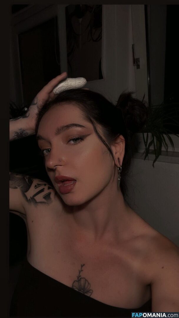 Kiras_note / Namiiii_Swaaaan / kirajulie Nude OnlyFans  Leaked Photo #1