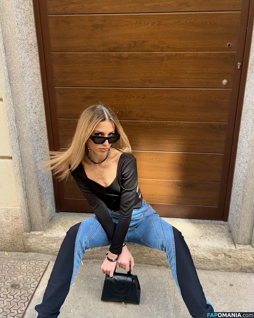 Klea Brahimi / klea_bra Nude OnlyFans  Leaked Photo #8