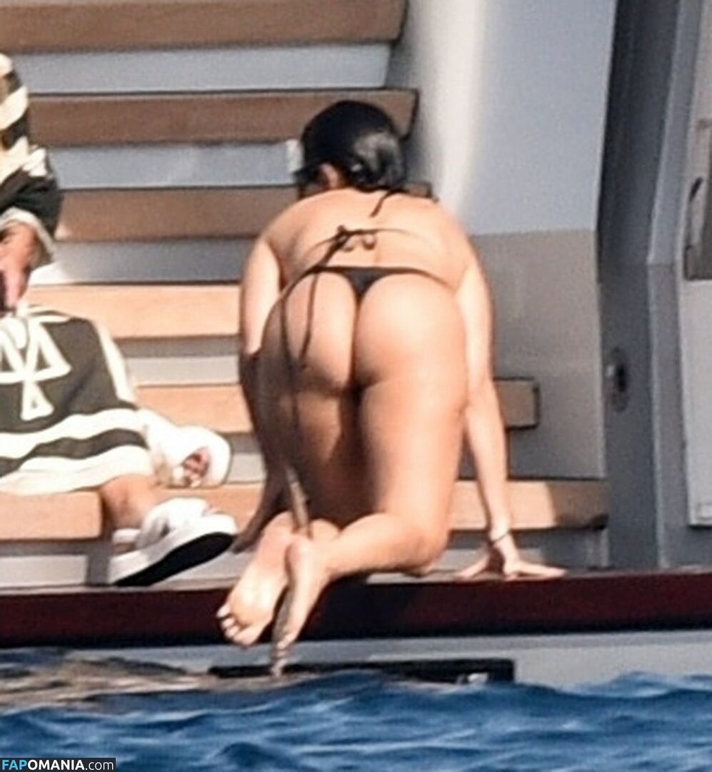 Kourtney Kardashian / kourtneykardash Nude OnlyFans  Leaked Photo #84