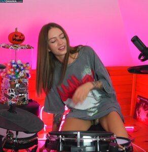 Kriss Drummer / Kristina Rybalchenko / kriss_drummer Nude OnlyFans  Leaked Photo #2