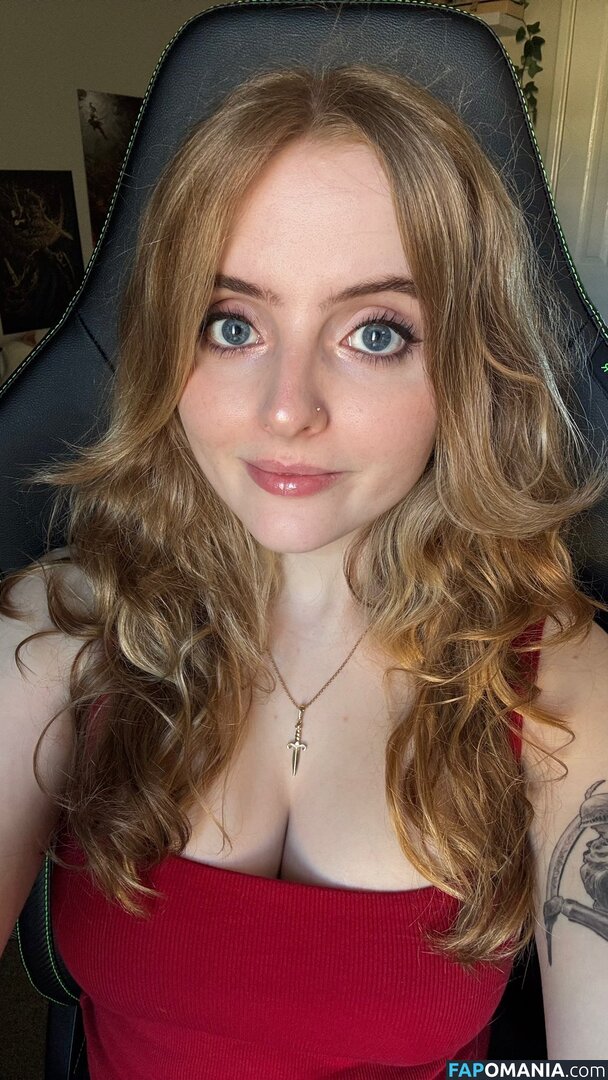 Krystal / Krysttl / Krysttlxd Nude OnlyFans  Leaked Photo #2