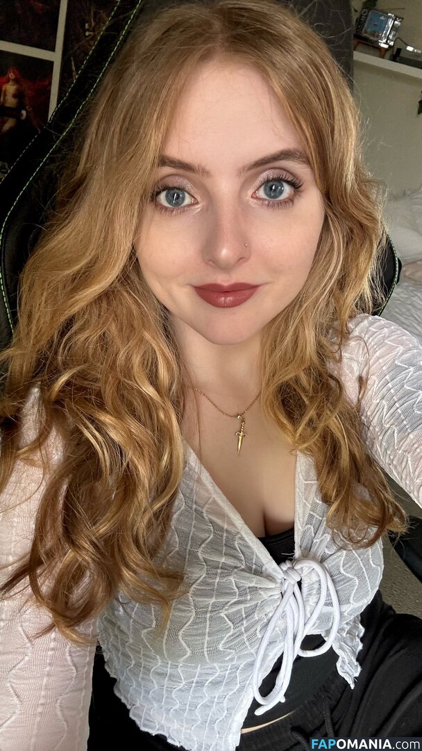 Krystal / Krysttl / Krysttlxd Nude OnlyFans  Leaked Photo #3