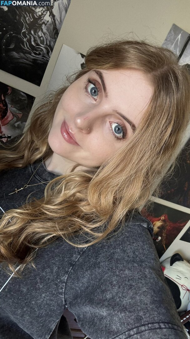 Krystal / Krysttl / Krysttlxd Nude OnlyFans  Leaked Photo #4