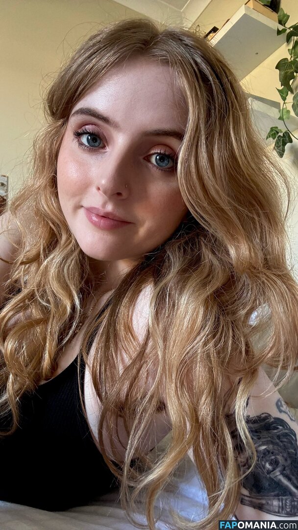 Krystal / Krysttl / Krysttlxd Nude OnlyFans  Leaked Photo #7