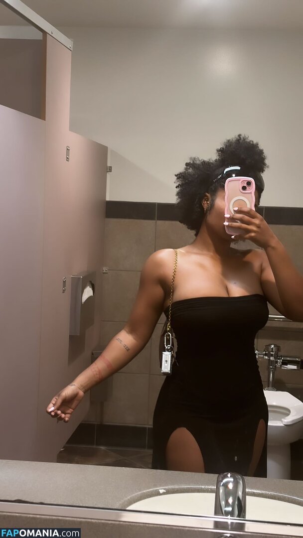 Kyylareneee / kurlykyy / kurrlyyy / kyylarenee Nude OnlyFans  Leaked Photo #6