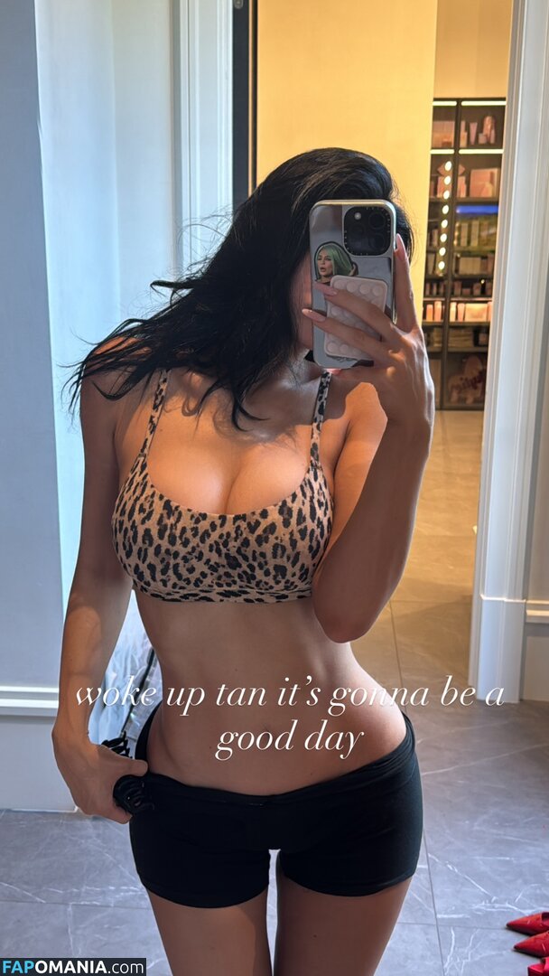 Kylie Jenner / kyliejenner / kyliejenner.2 Nude OnlyFans  Leaked Photo #31