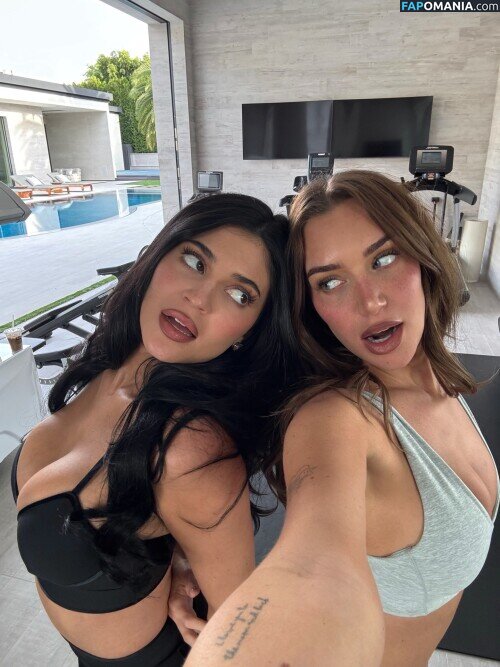 Kylie Jenner / kyliejenner / kyliejenner.2 Nude OnlyFans  Leaked Photo #34