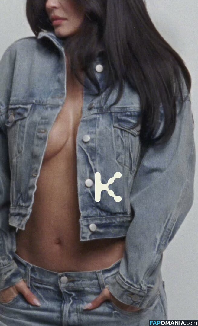 Kylie Jenner / kyliejenner / kyliejenner.2 Nude OnlyFans  Leaked Photo #61