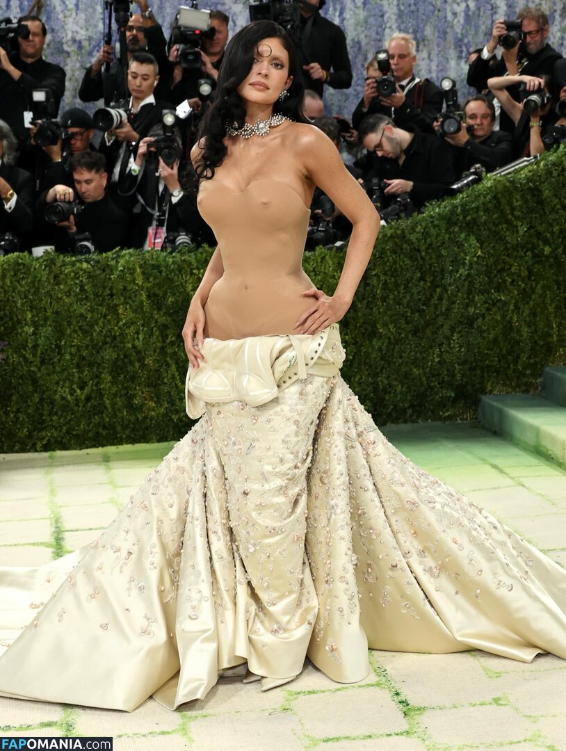 Kylie Jenner / https: / kyliejenner / kyliejenner.2 Nude OnlyFans  Leaked Photo #75