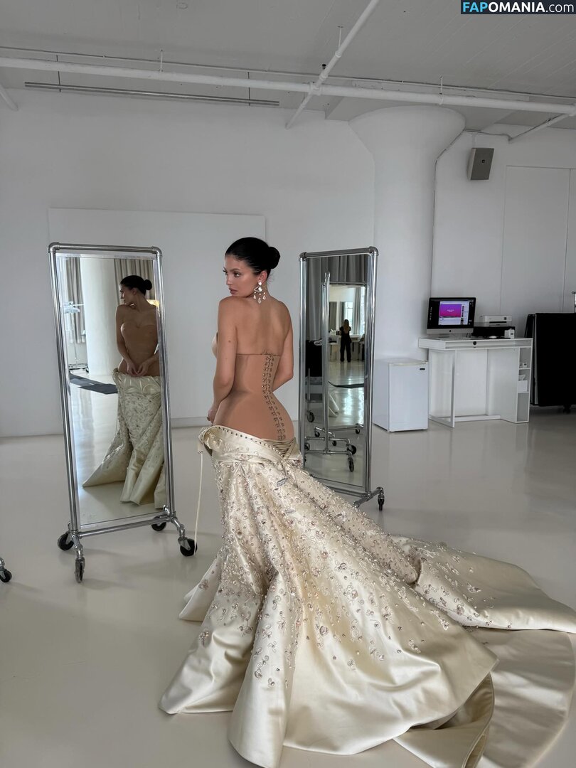 Kylie Jenner / https: / kyliejenner / kyliejenner.2 Nude OnlyFans  Leaked Photo #82