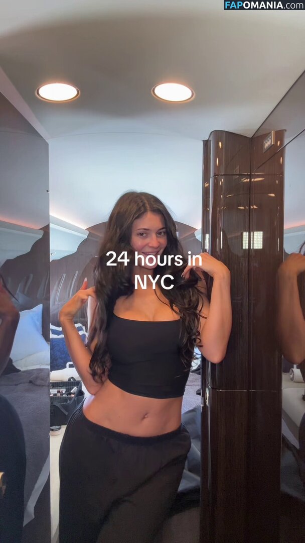 Kylie Jenner / https: / kyliejenner / kyliejenner.2 Nude OnlyFans  Leaked Photo #88