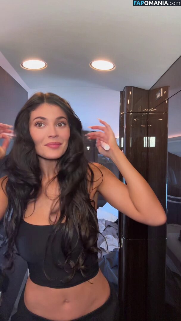 Kylie Jenner / https: / kyliejenner / kyliejenner.2 Nude OnlyFans  Leaked Photo #94