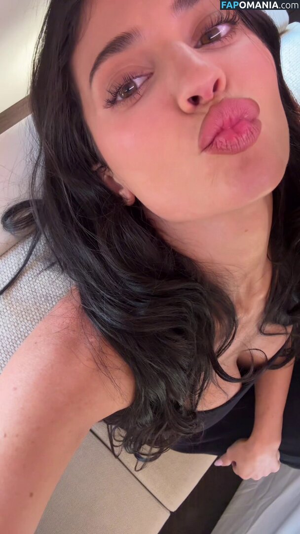 Kylie Jenner / https: / kyliejenner / kyliejenner.2 Nude OnlyFans  Leaked Photo #97