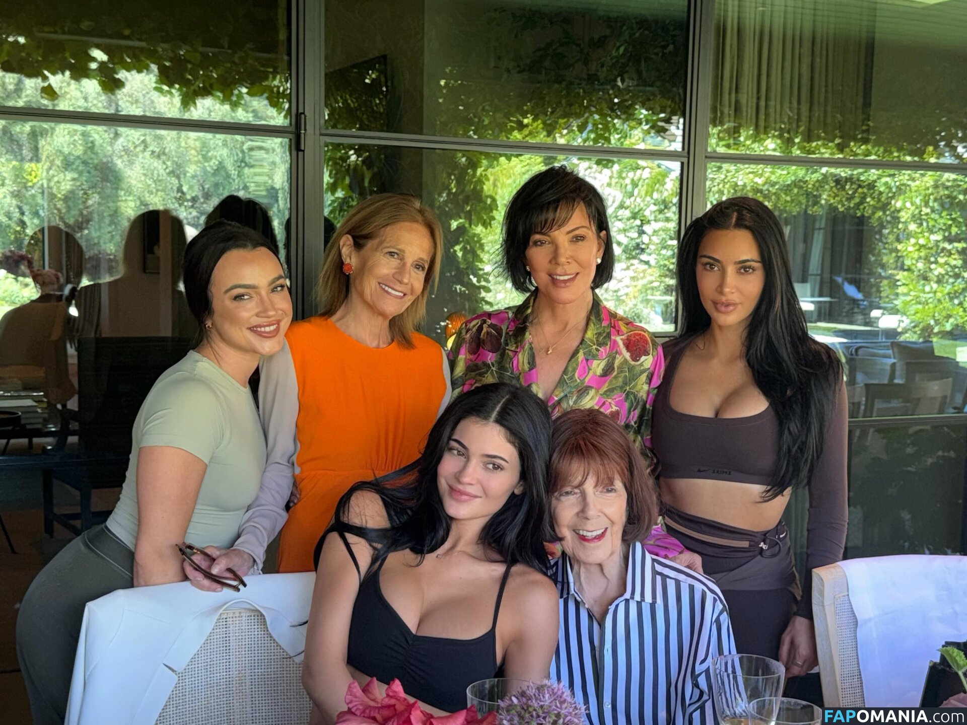 Kylie Jenner / https: / kyliejenner / kyliejenner.2 Nude OnlyFans  Leaked Photo #100