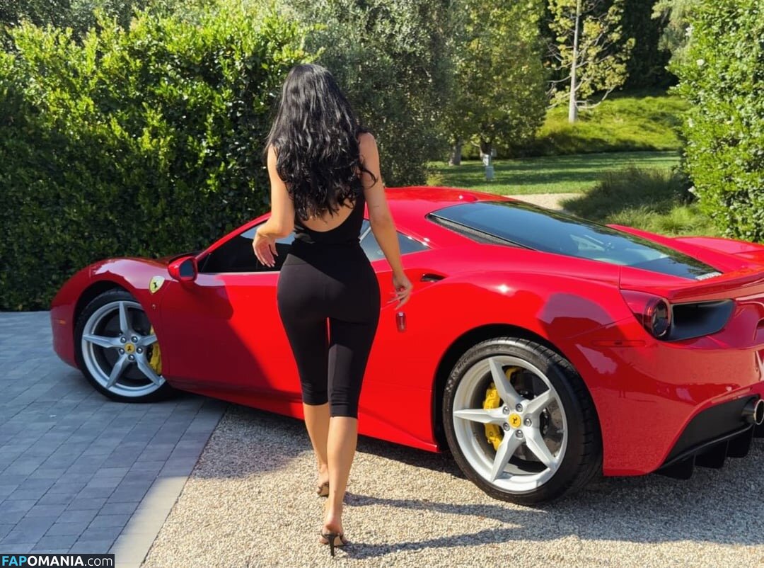Kylie Jenner / https: / kyliejenner / kyliejenner.2 Nude OnlyFans  Leaked Photo #140