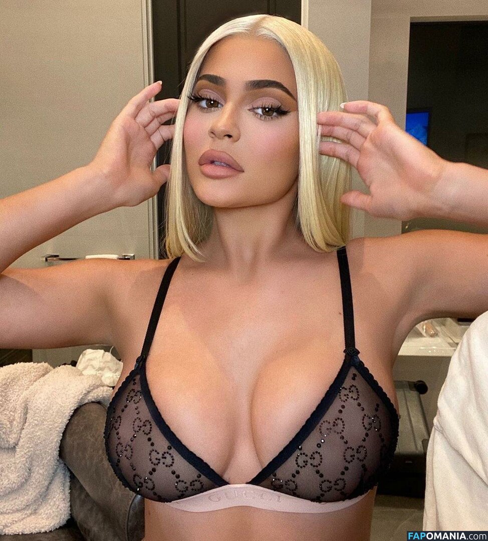 Kylie Jenner / kyliejenner / kyliejenner.2 Nude OnlyFans  Leaked Photo #620