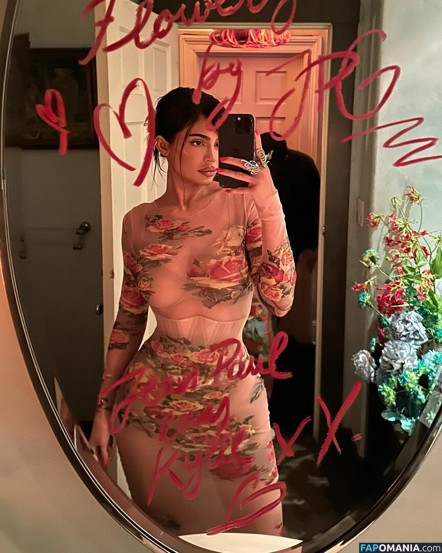 Kylie Jenner / kyliejenner / kyliejenner.2 Nude OnlyFans  Leaked Photo #820