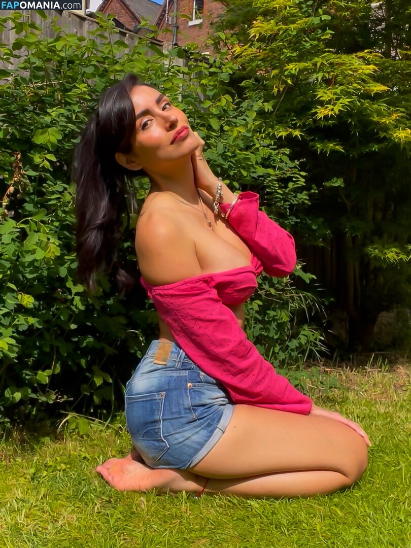 Rossana Isabel Layana Muguerza / la_layana_rous Nude OnlyFans  Leaked Photo #23