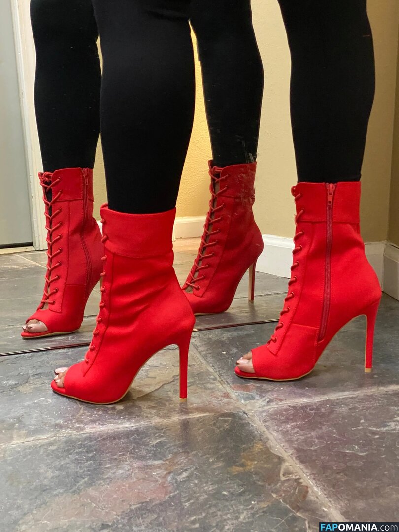La Plebe Boots Nude OnlyFans  Leaked Photo #2