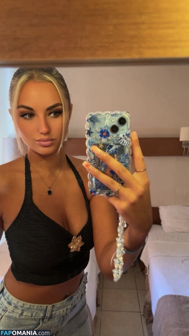 LaceyMilliexoxo / UK Nude OnlyFans  Leaked Photo #6