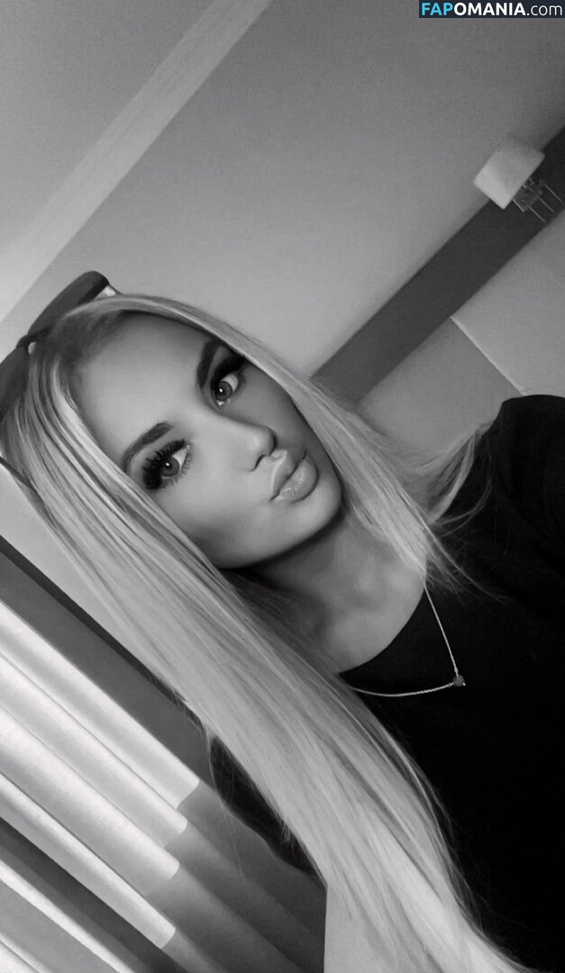 LaceyMilliexoxo / UK Nude OnlyFans  Leaked Photo #9