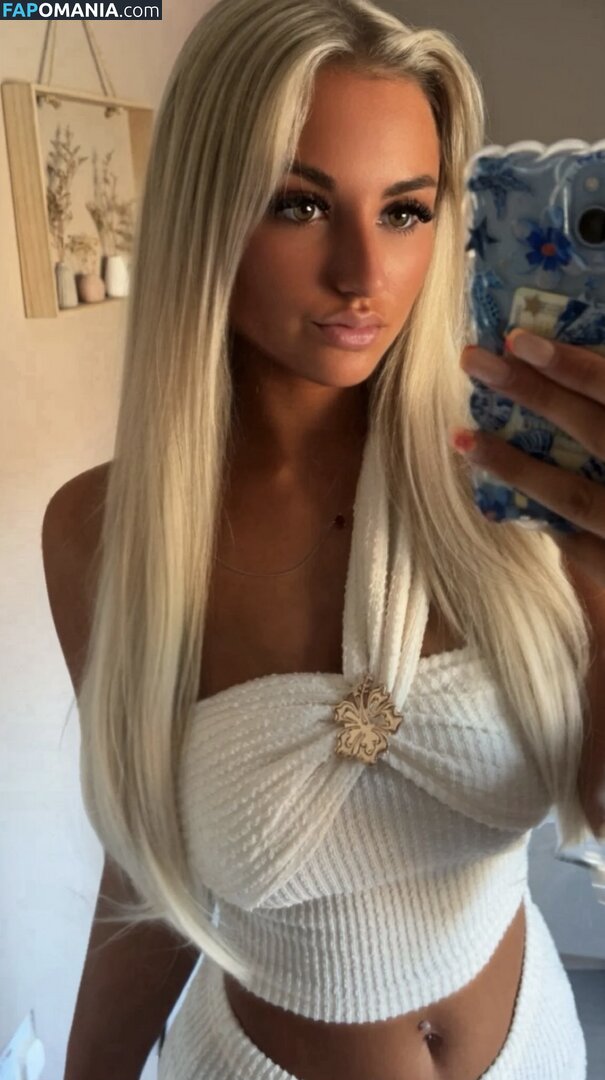 LaceyMilliexoxo / UK Nude OnlyFans  Leaked Photo #10