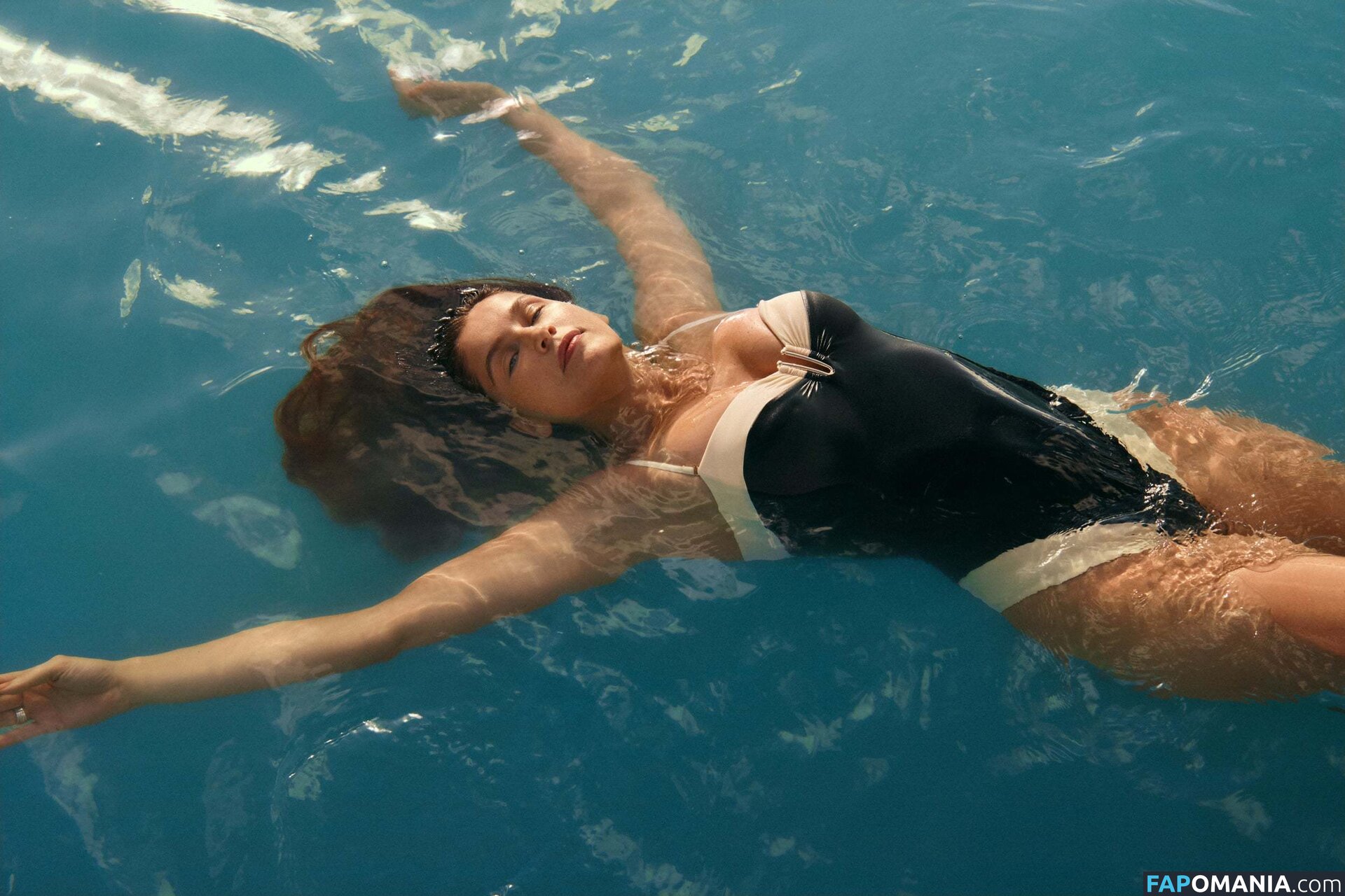 Laetitia Casta / laetitiacasta Nude OnlyFans  Leaked Photo #2