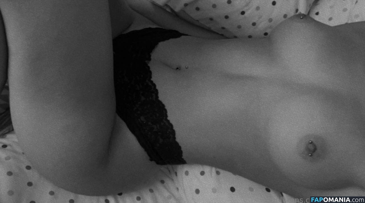 Lainefarrell Nude OnlyFans  Leaked Photo #10