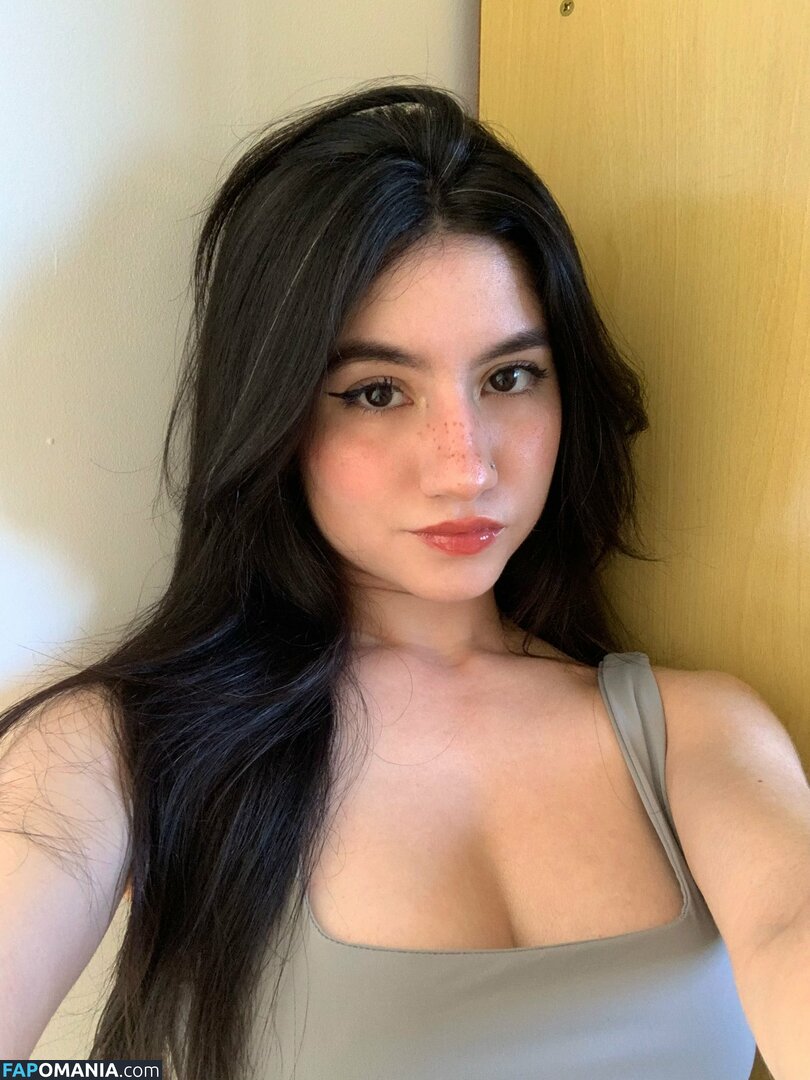 gvldbankz / lamie / larissacarvalhx Nude OnlyFans  Leaked Photo #27