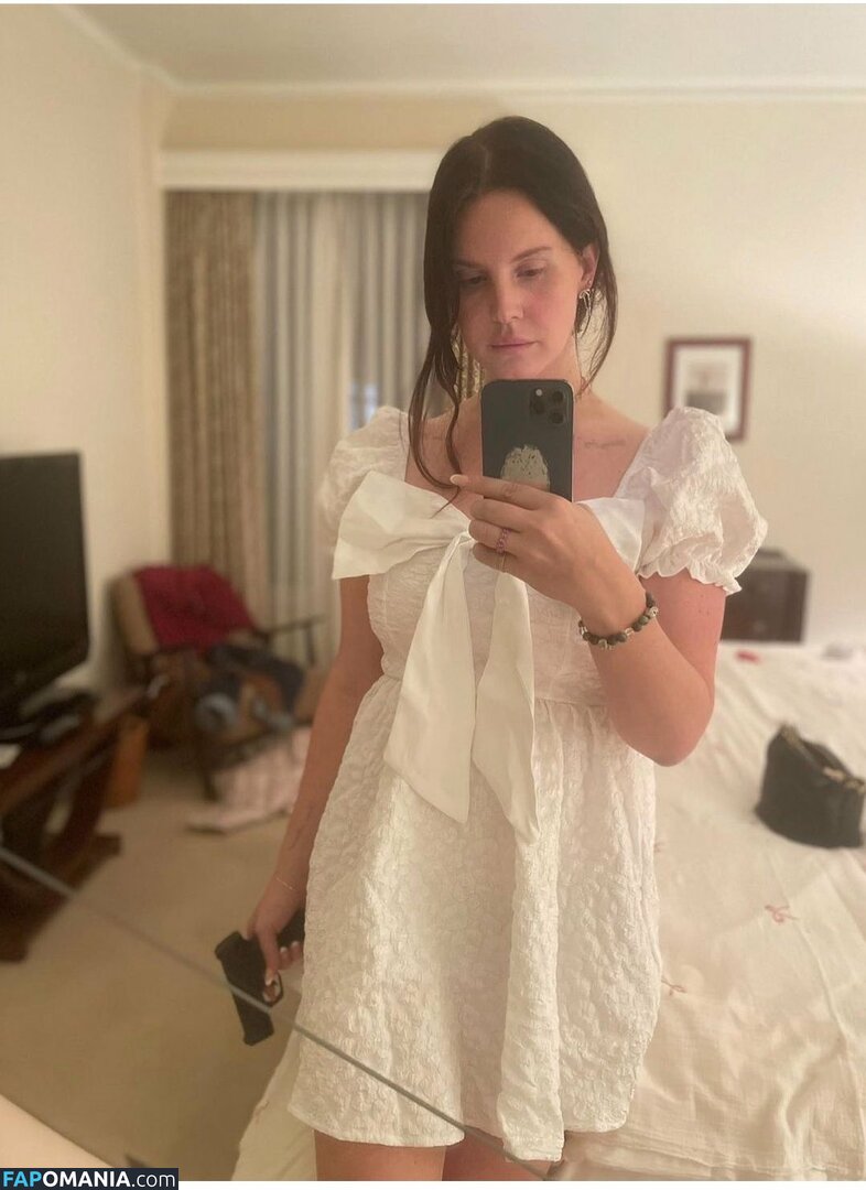 Lana Del Rey / lanadelreypictures / lanaraybabyx Nude OnlyFans  Leaked Photo #246