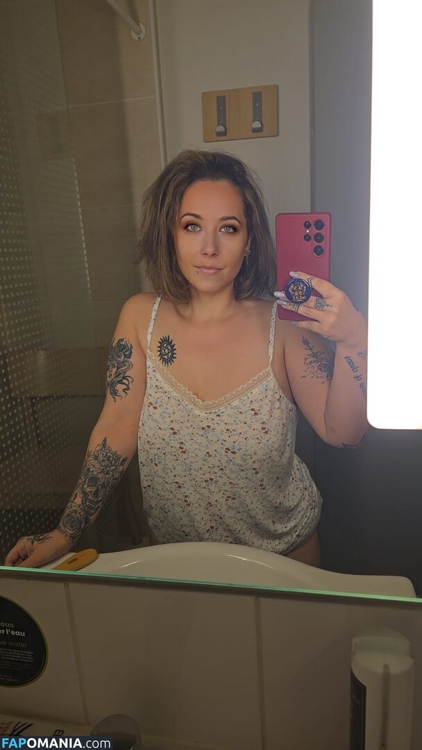 lariarussell / ryanfirst1 Nude OnlyFans  Leaked Photo #13