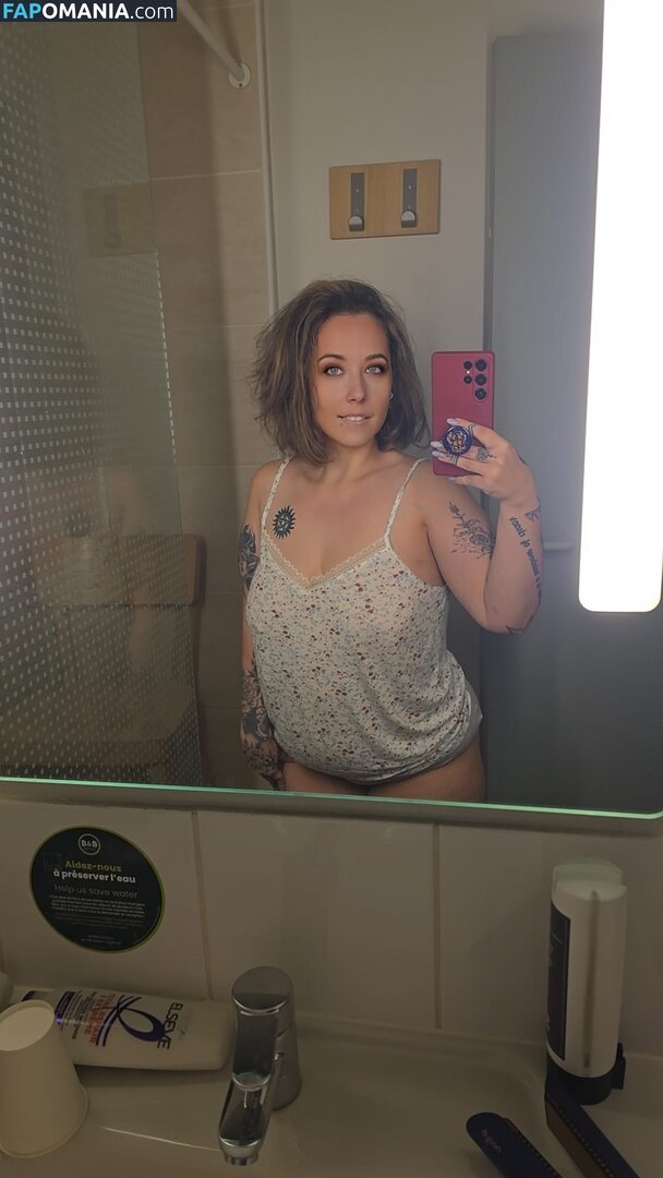 lariarussell / ryanfirst1 Nude OnlyFans  Leaked Photo #14