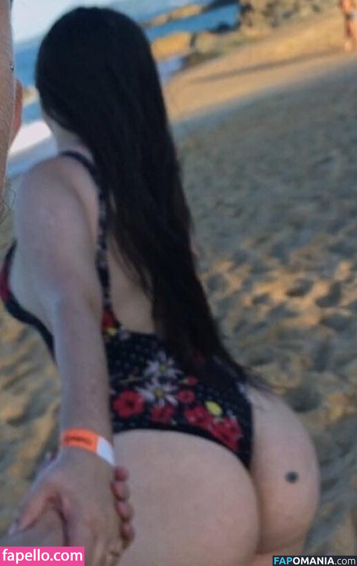 Larissa Peyerle / https: / larissapeyerle Nude OnlyFans  Leaked Photo #5