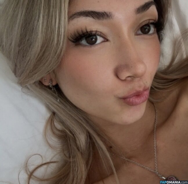 Laselyii / llessliiie / luvliii Nude OnlyFans  Leaked Photo #15