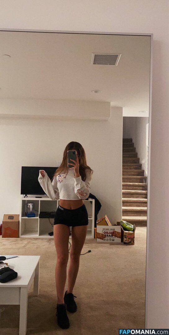 Laselyii / llessliiie / luvliii Nude OnlyFans  Leaked Photo #19