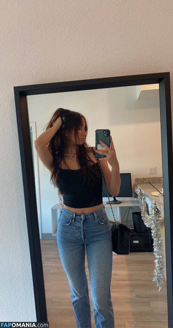 Laselyii / llessliiie / luvliii Nude OnlyFans  Leaked Photo #21