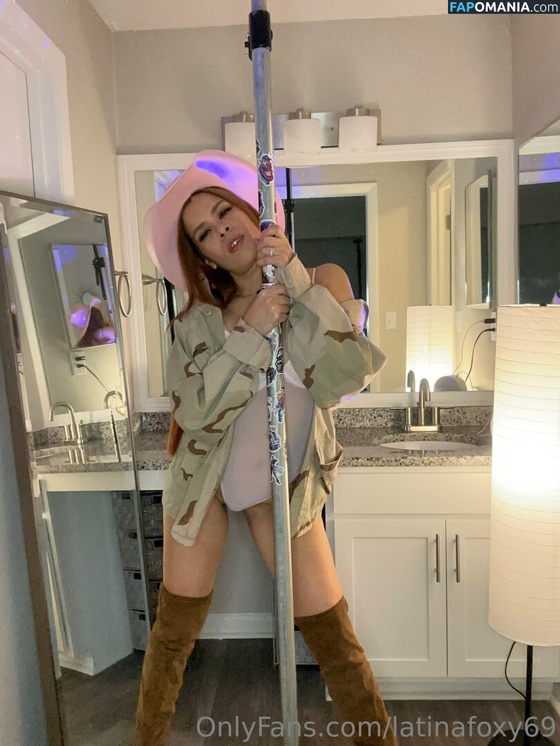 fnaffoxy69 / latinafoxy69 Nude OnlyFans  Leaked Photo #11