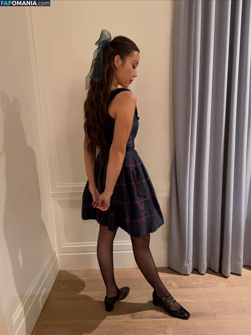 Laufey Lin / laufey Nude OnlyFans  Leaked Photo #145