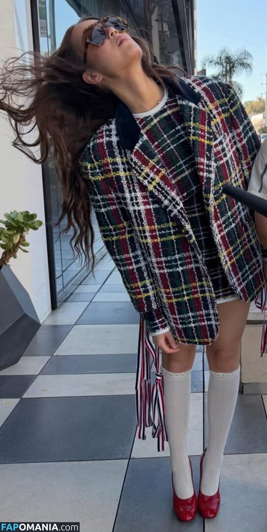 Laufey Lin / laufey Nude OnlyFans  Leaked Photo #147