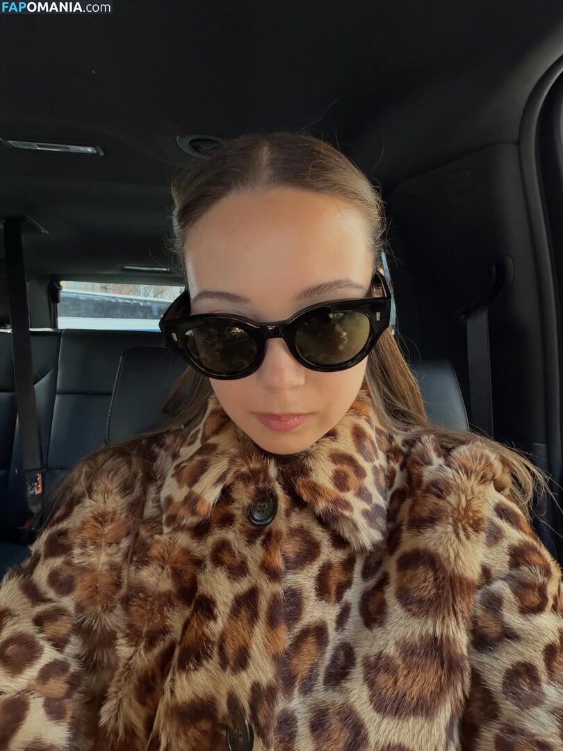 Laufey Lin / laufey Nude OnlyFans  Leaked Photo #149