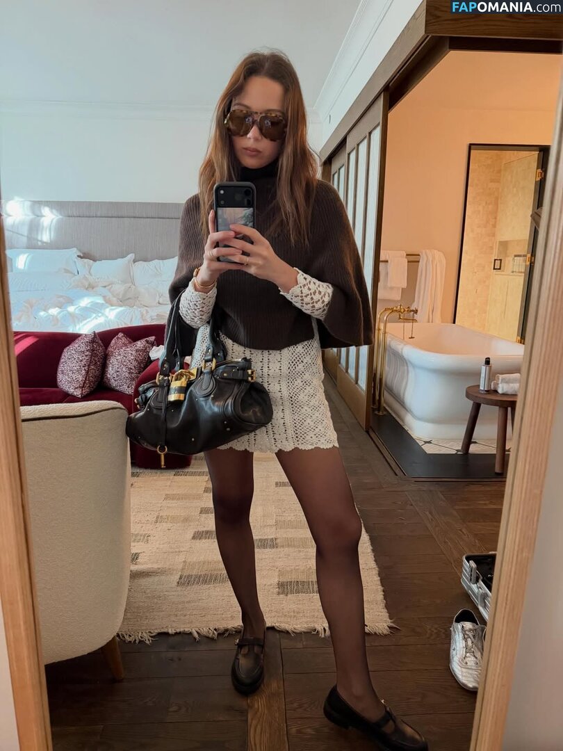 Laufey Lin / laufey Nude OnlyFans  Leaked Photo #151