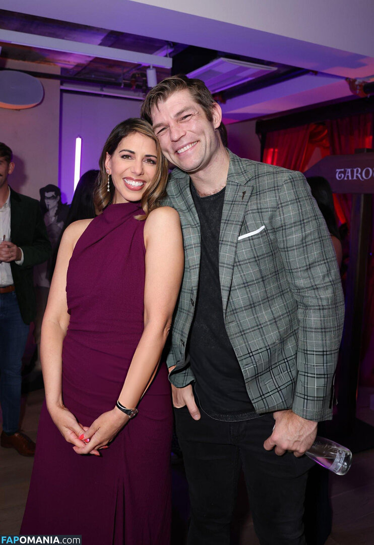 Laura Bailey / LauraBaileyVO / saltybl0nde Nude OnlyFans  Leaked Photo #10